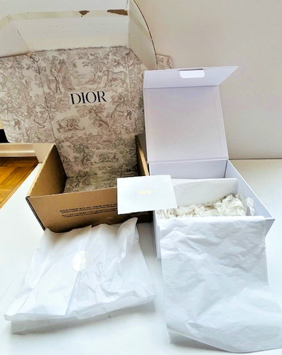Dior gift box with internal - gift,