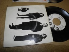 THE STRANGLERS- WALK ON BY