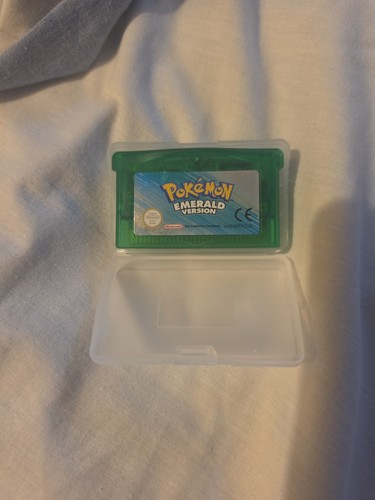 Genuine pokemon emerald - emerald, gba