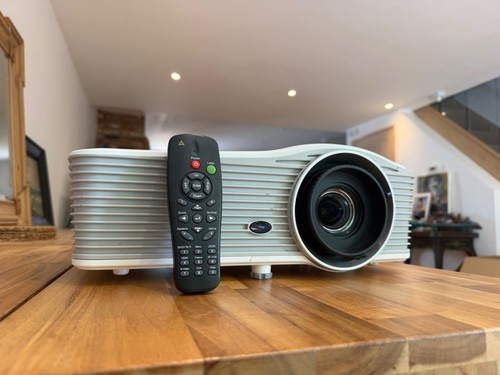Optoma eh515 5500 lumens - optoma,