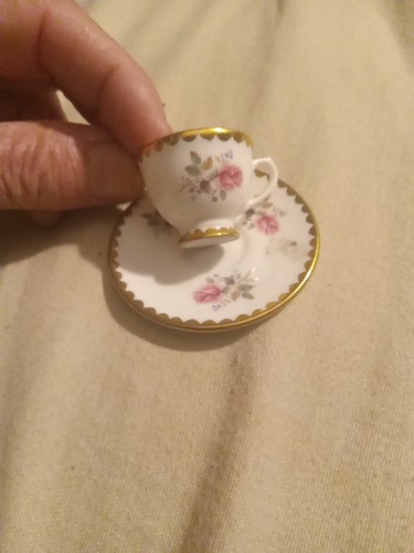 Coalport miniature tea - -,