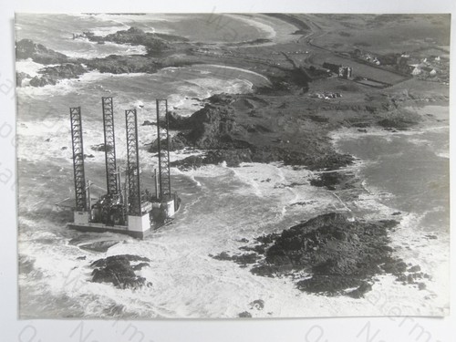 Oil rig orion grounded - rig,