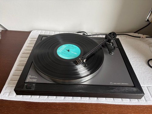 Linn axis turntable with - axis,
