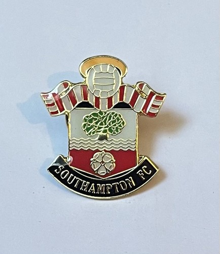 Southampton pin badge - southampton,