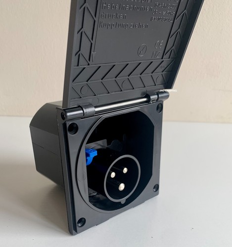 230v mains hook inlet - hook, up