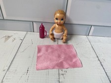 Barbie Babysitters Baby Toddler Child Doll Feeding Bottle Blanket Playset C1
