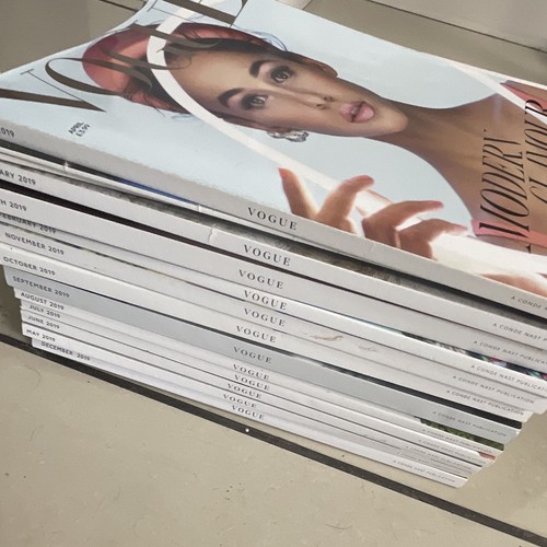 Vogue magazine lot - lot, 2019