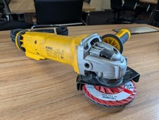 DEWALT DWE4206 240v Angle