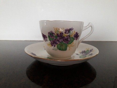 Vintage tea cup - tea, saucer