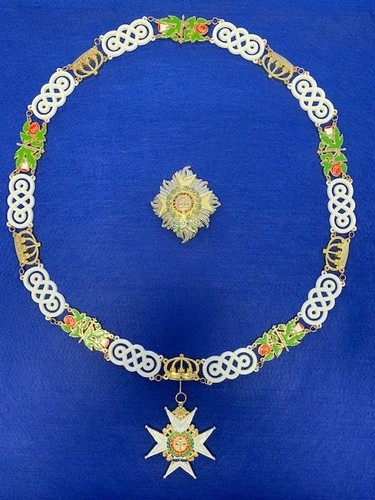 Grand collar breast - grand, star