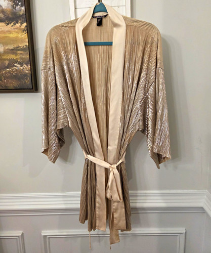 Victoria secret gold lounge - victoria's,