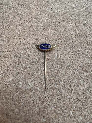 Buffalo lapel pin - r.o.a.b,