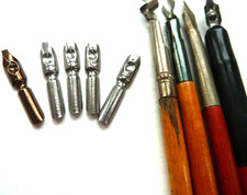 4 vintage dip pens and 6 calligraphy nibs