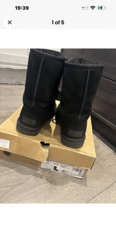 Black short classic uggs - short,