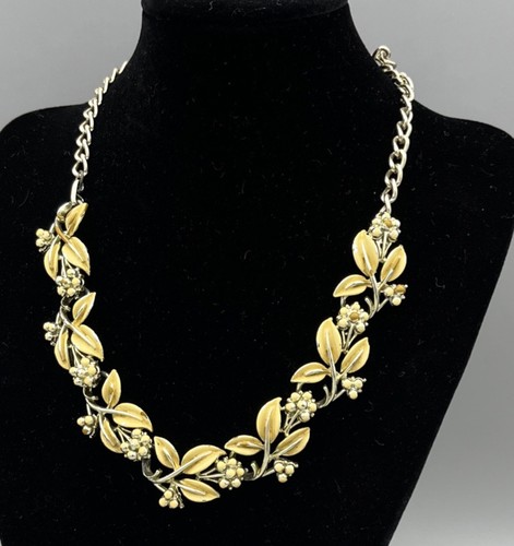 Vintage jewelcraft gold tone - gold,