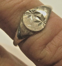STERLING SILVER VINTAGE LADIES OVAL SIGNET RING DIAMOND CUT STARBURST PATTERN N