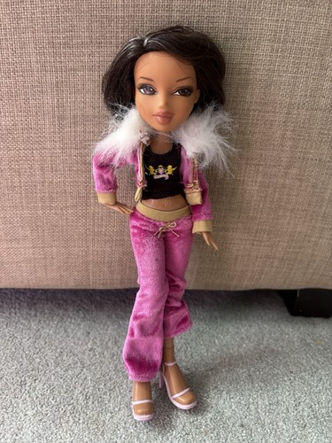 Bratz dolls world - dolls,