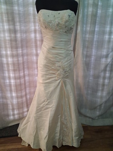 Wedding dress size ivory - dress, 6
