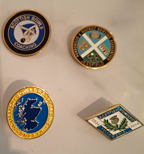 Scottish bowls enamel badge - scottish,