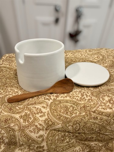 Daylesford sugar bowl with lid - daylesford,