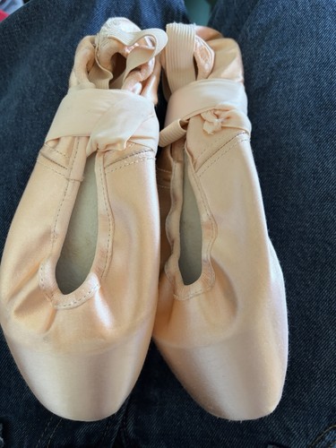 Gaynor minden pointe shoes - gaynor,