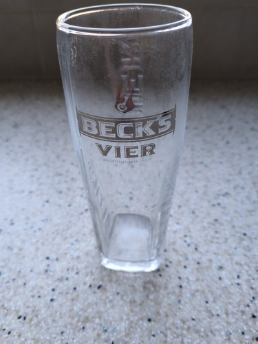 Becks vier half - half, glass