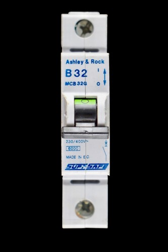 Ashley rock amp curve b - amp,