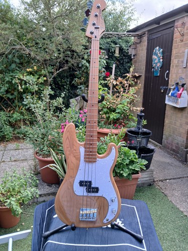 String electric bass - 4-string, guitar
