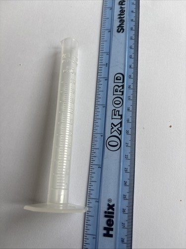This plastic graduated - this, a
