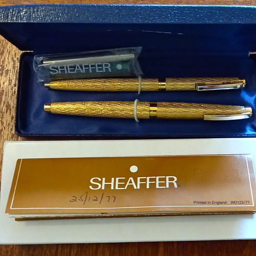 Sheaffer 926 pen set - pen, gold