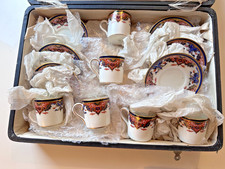 A vintage Aynsley china 6