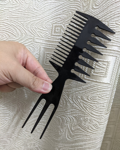 Black plastic wide tooth - black,