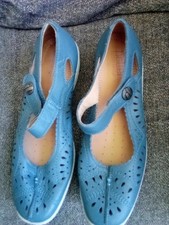 Excellent Condition Ladies