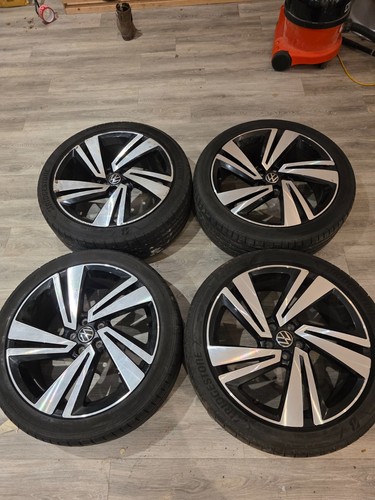 Cross alloy wheel - vw,