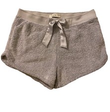 Hollister Gilly Hicks Lounge