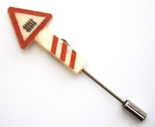 B541) Road Sign Railroad crossing vintage advertising tie lapel pin badge