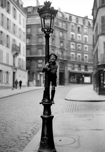 Paris smiling urchin child - paris,