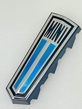 CZH651 - CLASSIC MINI 1275GT, CLUBMAN FRONT GRILLE BADGE 1969-1976 BRAND NEW
