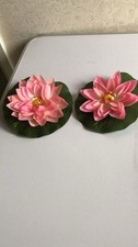 2 Decorative Lily Pads
