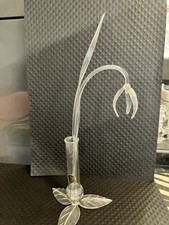 Leaf Footed Vase With Glass Snowdrop And Leaf