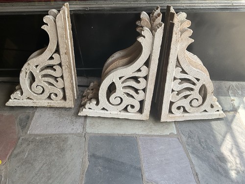Antique porch corbels 1800 - porch, 1800's
