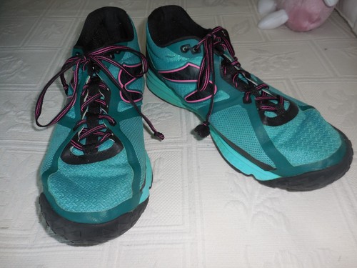Turquoise blue ladies running - turquoise,