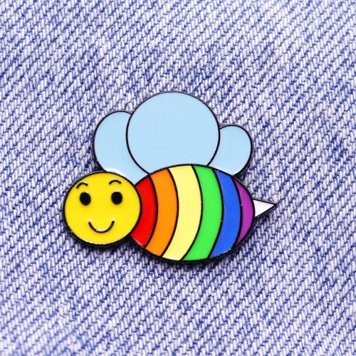 Bee pin badge - bee,