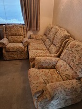 3-Piece Suite Set 3-Seater Sofa and 2 Chairs, 1 a manual recliner