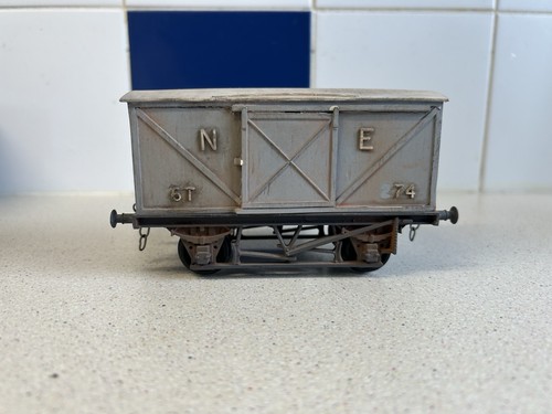 Gauge grey box - o,