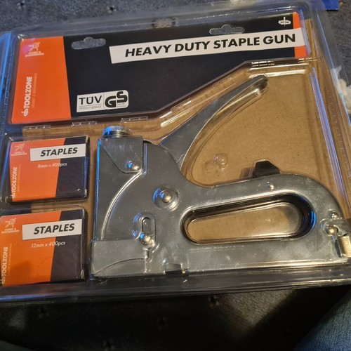 Heavy duty staple - heavy,