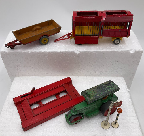 Corgi circus animal cage - corgi,