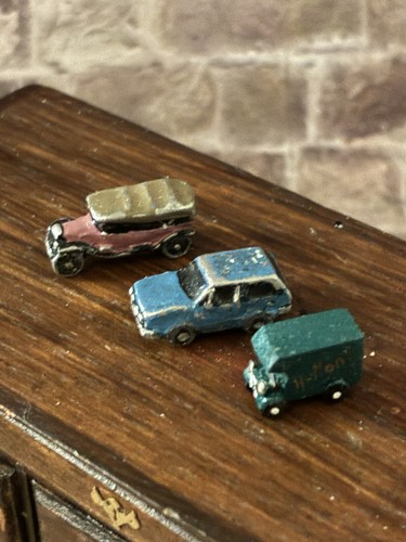 Dolls house scale - dolls,