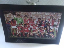 ARSENAL   SIGNED TEAM PICTURE