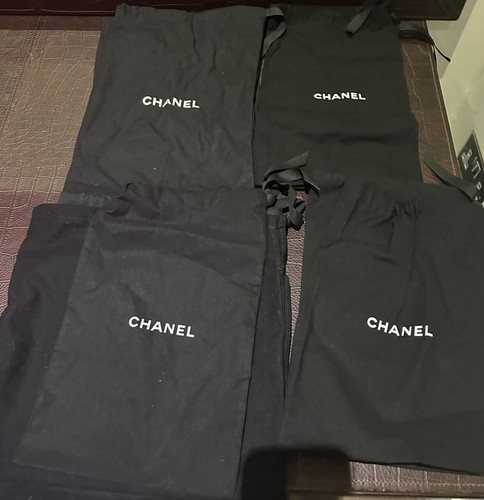 Chanel black string - dust,